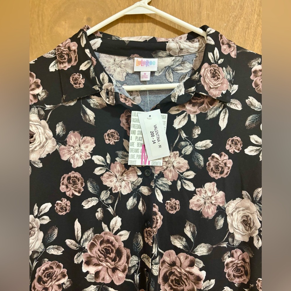 NWT LuLaRoe Valentina Black Pink Floral Button Up Top Roll Tab Sleeves Medium - Picture 2 of 2